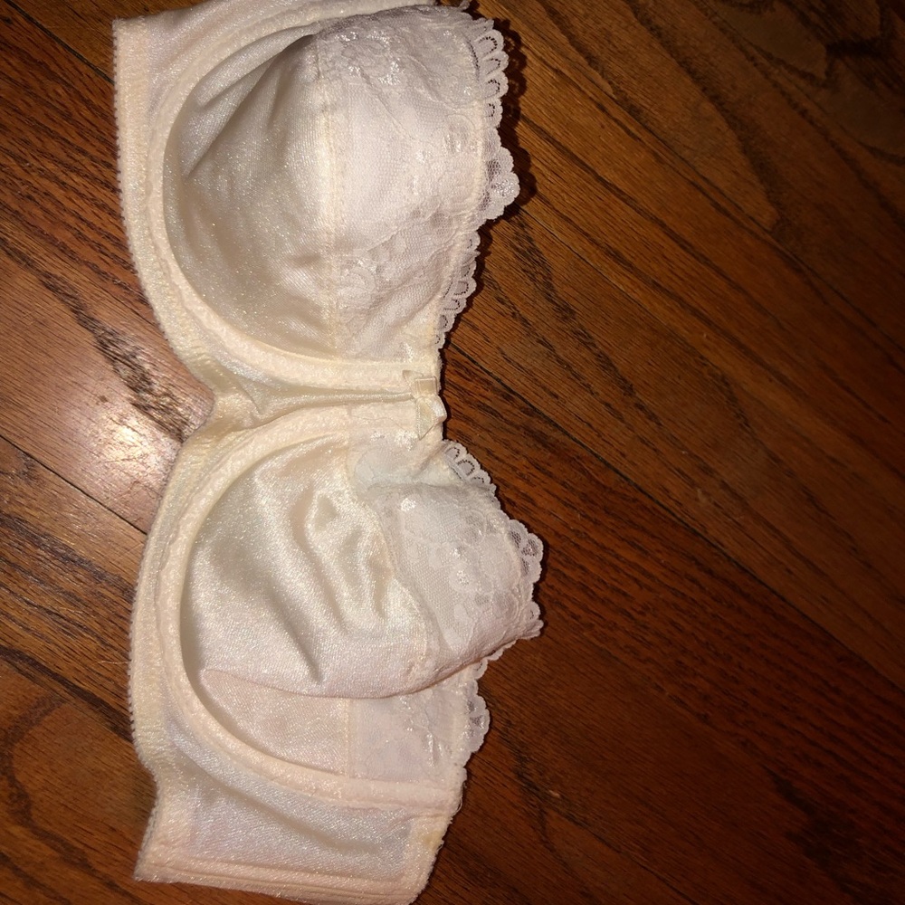 Strapless white lace bra 34C